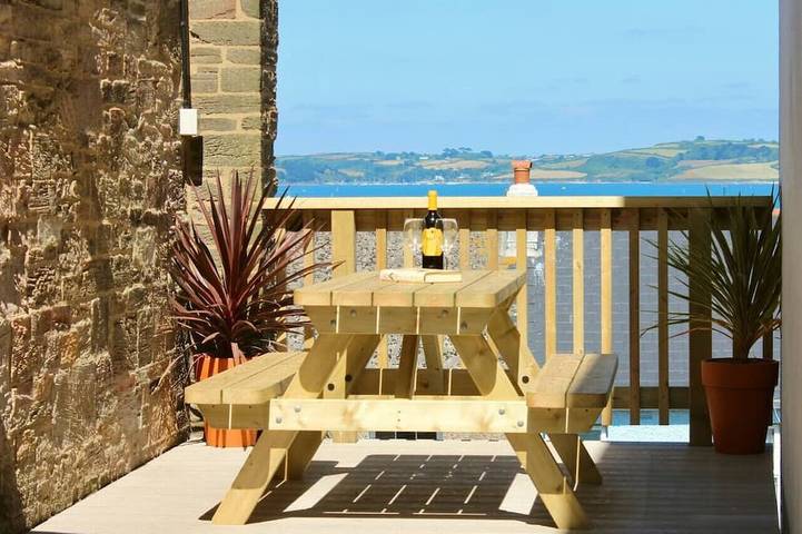 Apartment for 4 people, with balcony, with pets in Falmouth (UK)