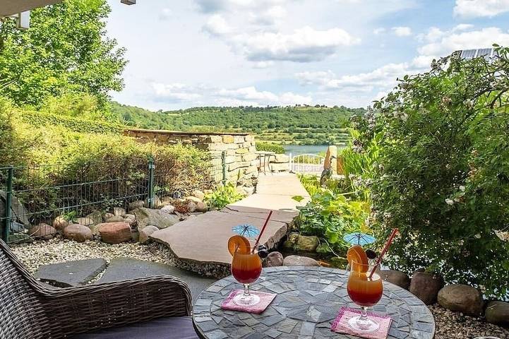Ferienwohnung für 2 Personen, mit Whirlpool und Terrasse in der Eifel