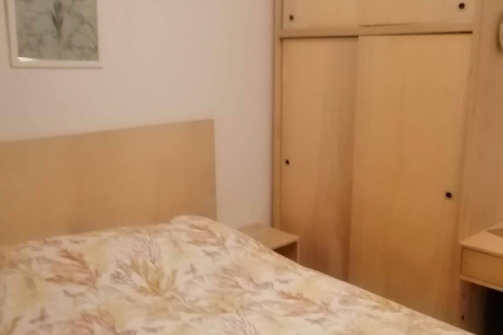 Private house with 4 separate apartments in Fatih, Istanbul
