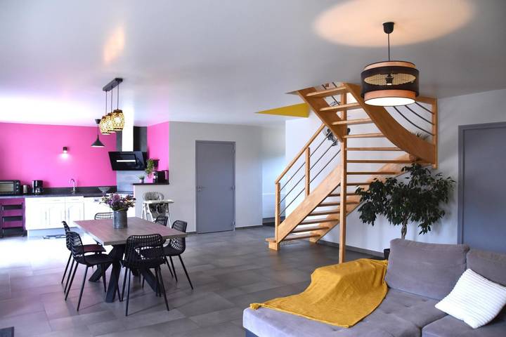 Gîte pour 6 personnes, avec terrasse et jardin à Cruguel