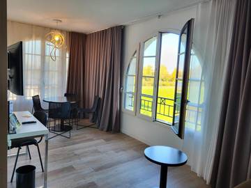 Ferienhaus für 2 Personen, mit Garten und Ausblick sowie Sauna und Pool, mit Haustier in Disneyland Paris