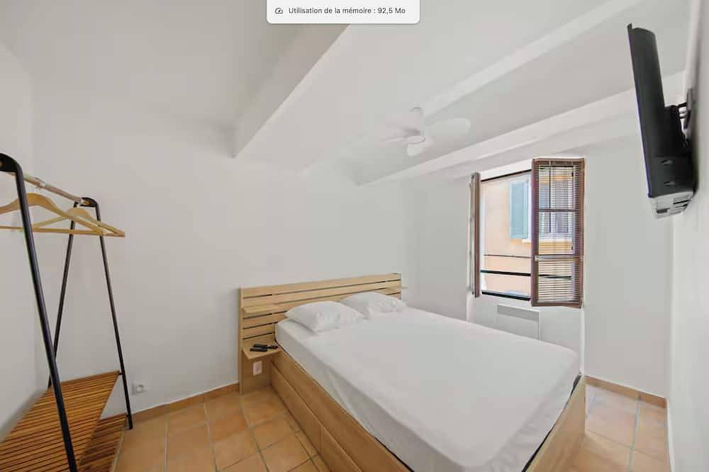 Appartement entier, Charmant T2 rénové - Centre historique in Hyeres, Parc national de Port-Cros