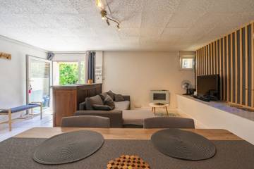 Appartement De Vacances pour 4 Personnes dans Saint-Genis-de-Saintonge, Région de Jonzac, Photo 2