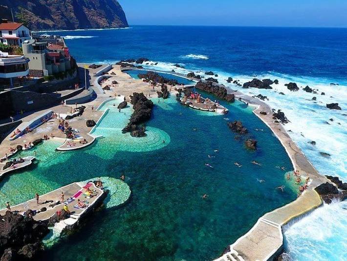 Location de vacances pour 4 personnes, avec Balcon et Terrasse ainsi que Jardin et Piscine à Porto Moniz - 3