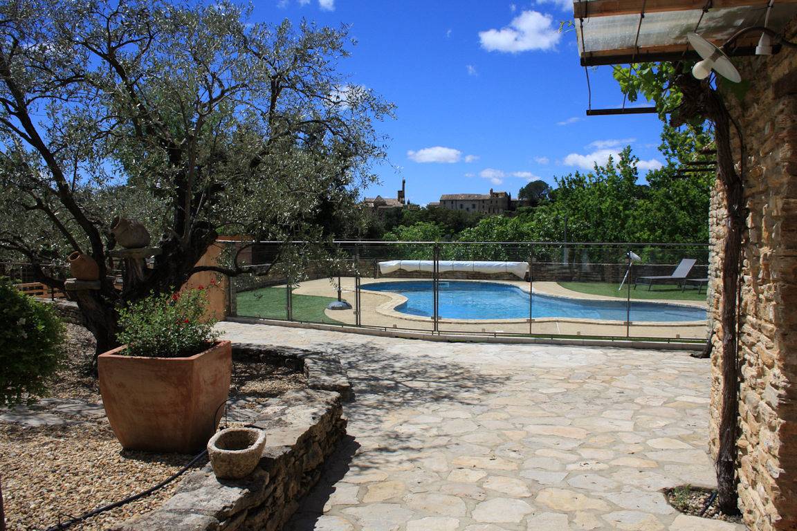 Maison de caractère avec piscine in Puyméras, Parc naturel régional du Mont-Ventoux