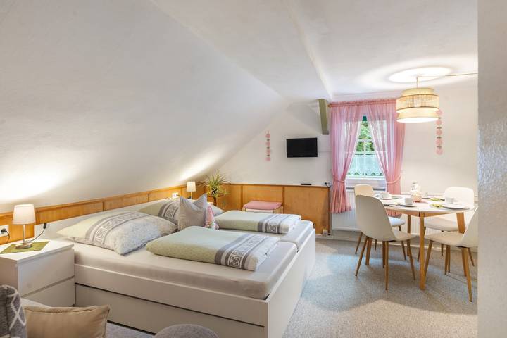 Hel lejlighed, Pension Kaufmann / Holiday Apartment for 2 to 4 Guests in Oberwiesenthal in Oberwiesenthal, Erzgebirge