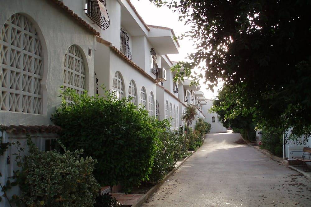 Terraced house with own south facing garden, near the beach in Mar Menor, Costa Cálida