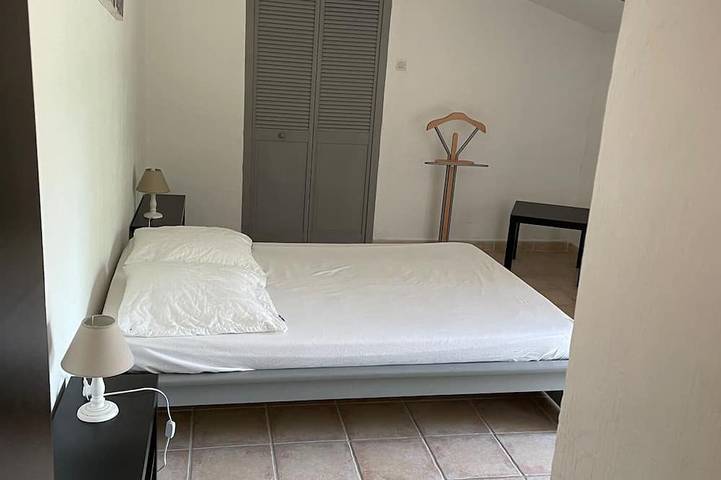 Location de vacances pour 11 personnes, avec jardin et terrasse à Saint-Laurent-la-Vernède - 3