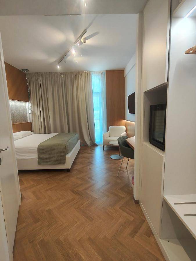 Hôtel pour 2 personnes, avec jacuzzi et sauna ainsi que balcon et piscine à San Salvo Marina - 4