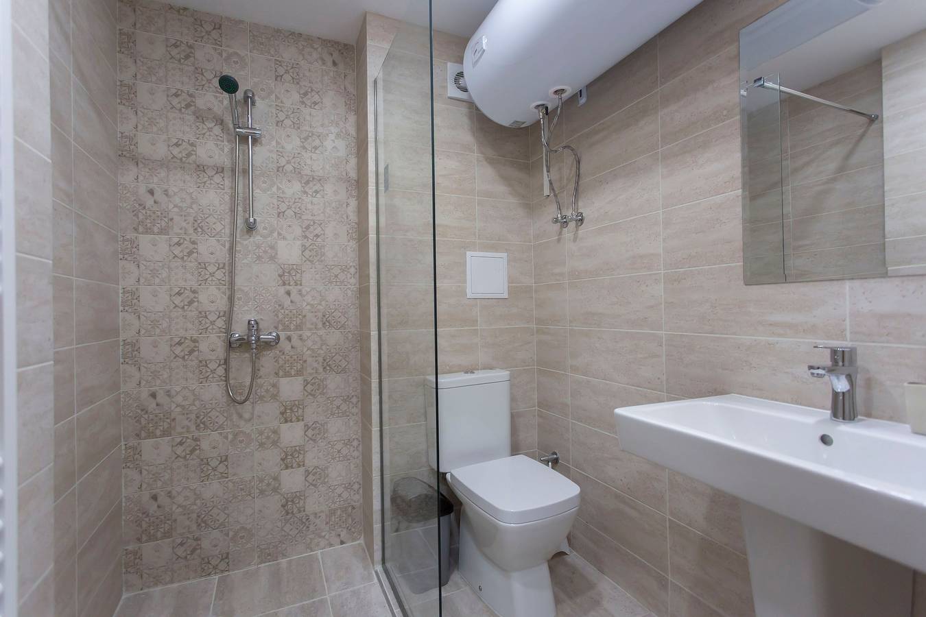 Hel lejlighed, Modern 1Bdr Apartment near Center - Free Parking in Sofia, Bulgarien