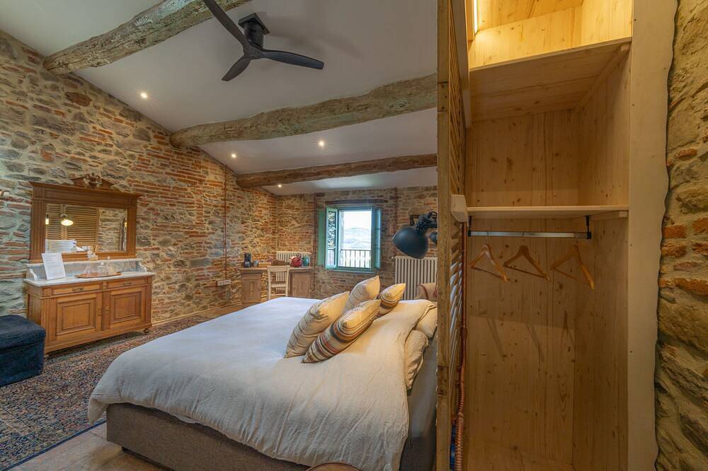 Arlecchino Onze Suite, Deze Kamer Straalt Authenticiteit, en Warmte uit in Città di Castello, Valtiberina