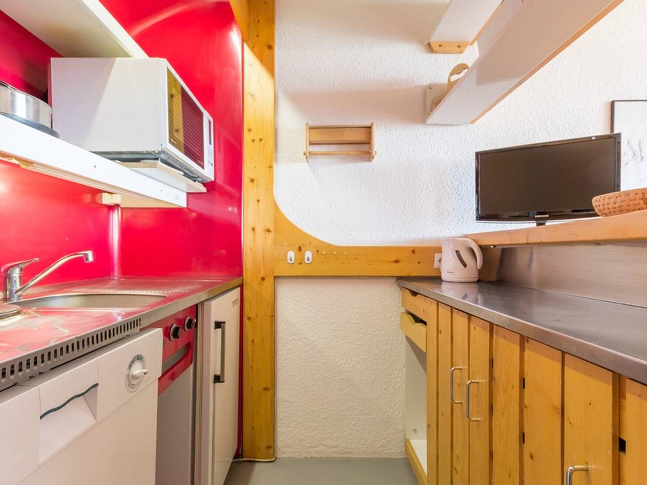 Entire apartment, Appartement lumineux  Centre station  Balcon in Arc 1800, Bourg-Saint-Maurice
