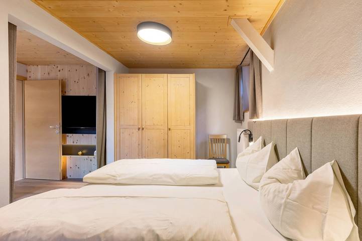 Entire apartment, Apartment “Lavendel - Thalerhof” with Mountain View, Wi-Fi, Balcony & Garden in Ega (Nova Ponente), Deutschnofen