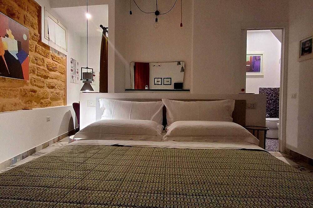 Ganze Wohnung, Casuzza at the Dome with a Sea View, within walking distance of the Cathedral! in Agrigento, Agrigento Provinz