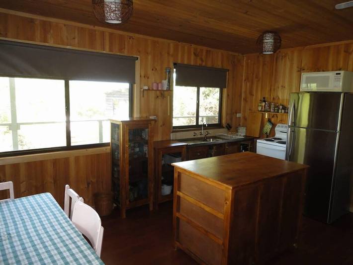 Holiday home for 8 people, with garden and balcony, with pets in Venus Bay