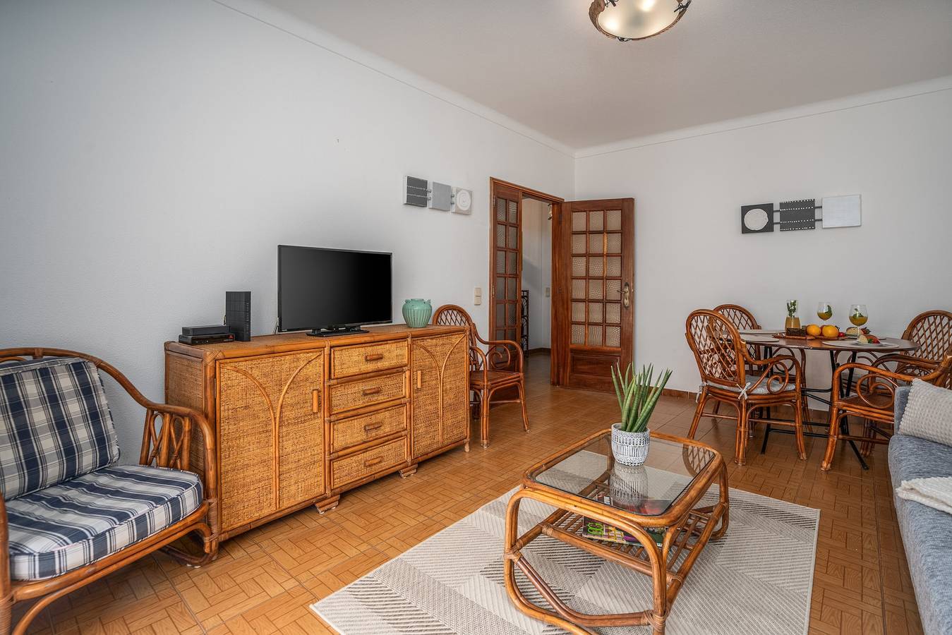 Entire apartment, Apartment 'Escadinhas' with Private Terrace, Balcony and Wi-Fi in Santa Maria, Lagos