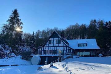 Ferienhaus für 20 Personen, mit Garten und Sauna sowie Whirlpool und Balkon in Wiehengebirge