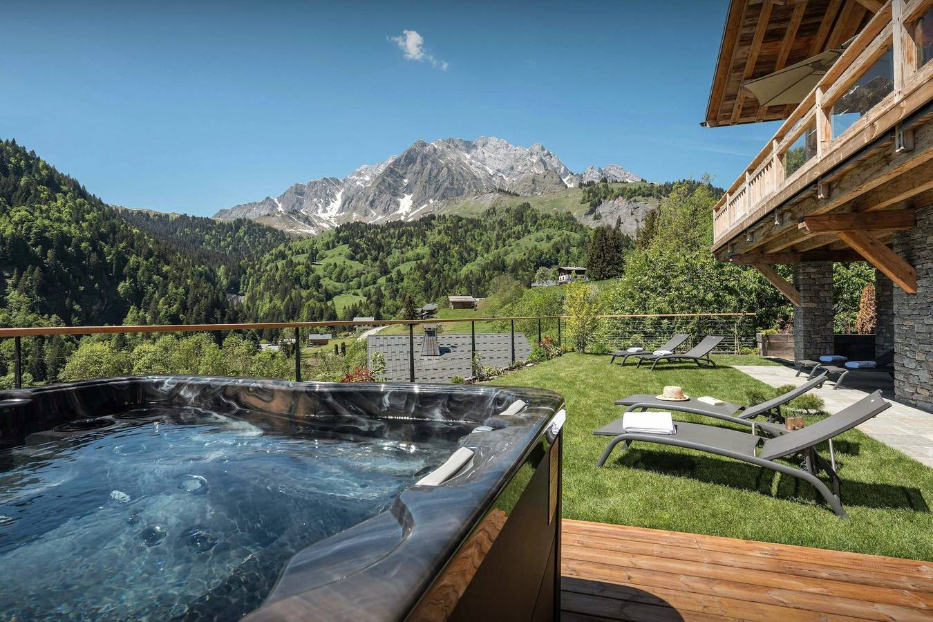 Chalet pour 14 à La Giettaz avec sauna, jacuzzi et panorama - Ovo Network in La Giettaz, Région d'Albertville