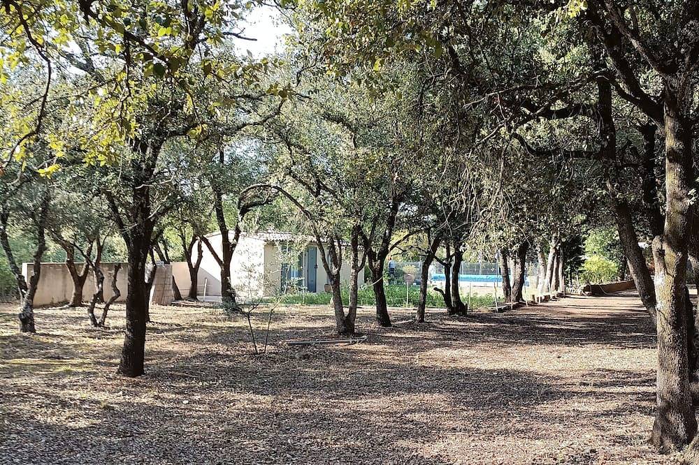 Entire apartment, La Chenaie in Mazan, Parc naturel régional du Mont-Ventoux
