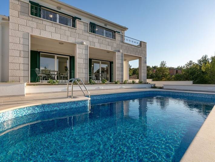 Villa in Milna mit Schwimmbecken in Milna, Brac