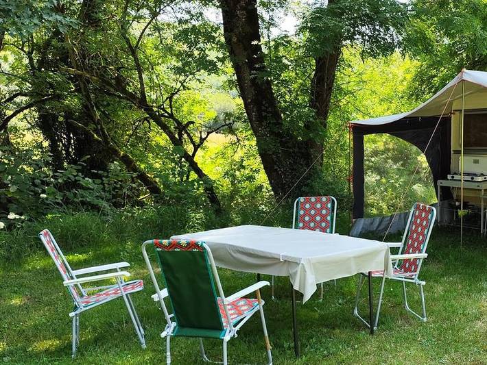 Camping pour 4 personnes, avec bassin pour enfant dans le Lot - 2