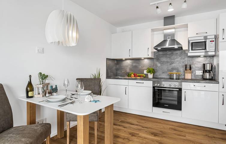 Ganze Ferienwohnung, Apartment mit Meerblick, Terrasse und Parkplatz, 1 km zum Strand in Olpenitz, Kappeln