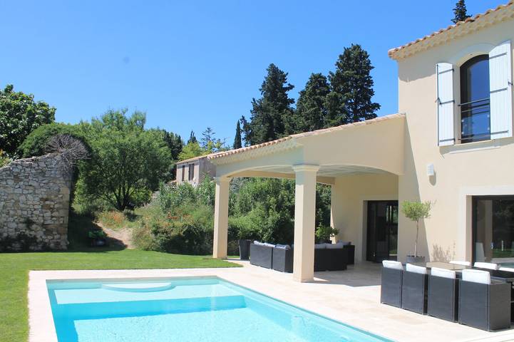 Location de vacances pour 8 personnes, avec jardin et terrasse à Rochefort-du-Gard - 2