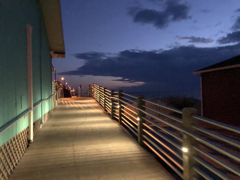 Oak Island Retreat - Ranch mit abgeschirmten Veranda in Oak Island (NC), Brunswick County