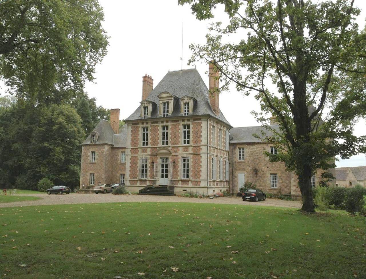 Double Room in Villeneuve-sur-Allier, Allier