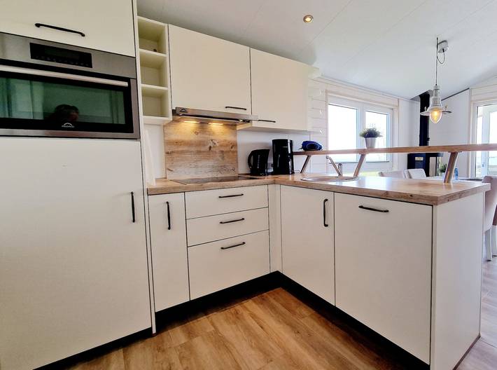 Wohnwagen für 5 Personen, mit Terrasse und Sauna sowie Whirlpool an der Ostsee Schleswig-Holstein - 3