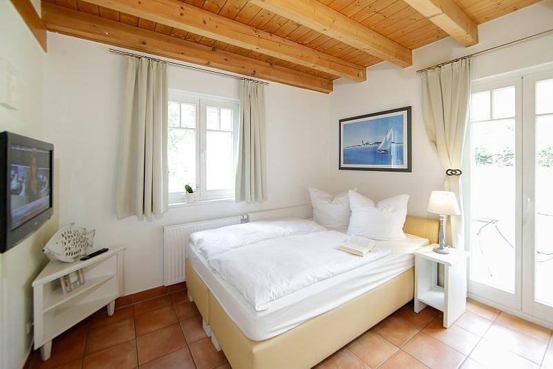 Ferienhaus Rügen 8a im Ostseeferienpark Seepferdchen mit Terrasse und Garten in Ostseebad Nienhagen, Nienhagen