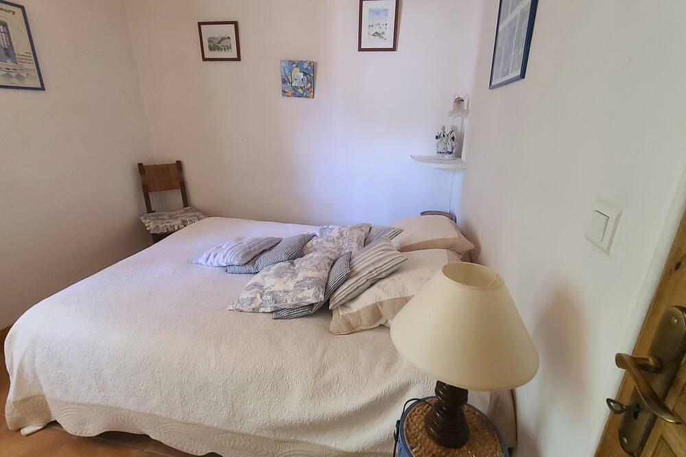 Gîte 4 places tout confort acceptant les animaux domestiques. in Fozières, Région de Lodève