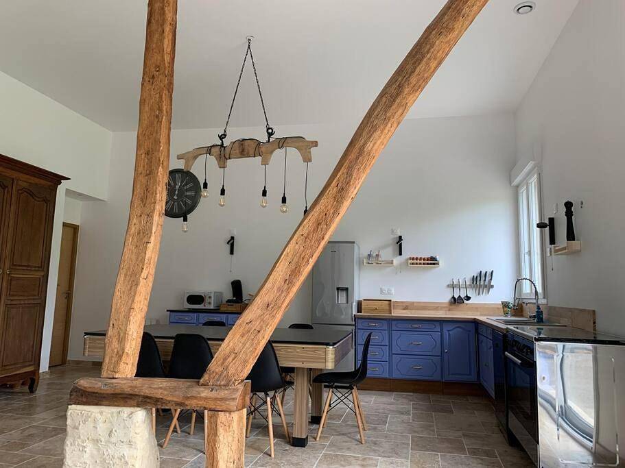 Gîte, Maison entière avec billard et bel espace de vie La Grange in Blicourt, Oise