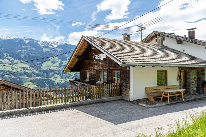 Ferienwohnung für 7 Personen, mit Balkon in Aschau im Zillertal