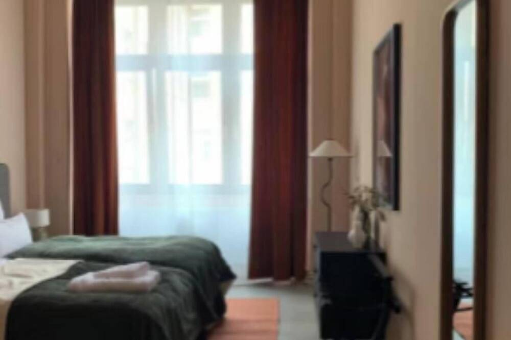 Ganze Wohnung, Beautiful 9-bedroom apartment in vibrant Berlin perfect for groups in Kreuzberg Berlin, Berlin
