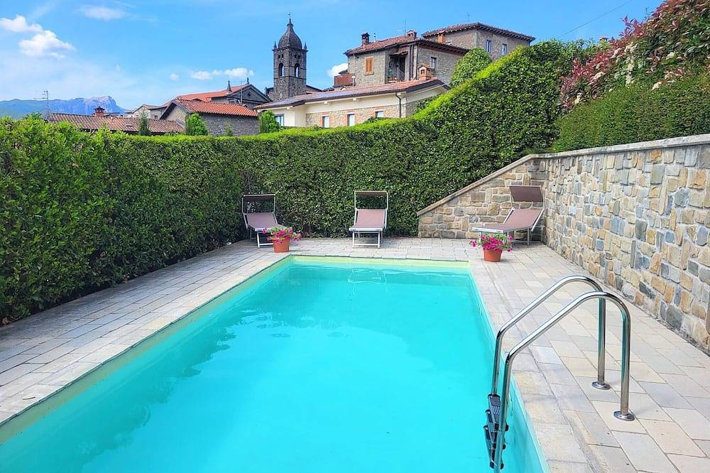 Steinhaus mit schöner Loggia,privatem Pool, zu Fuß erreichbare Einrichtungen in San Romano in Garfagnana, Garfagnana