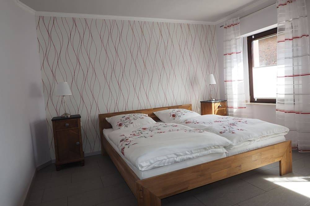 Ganze Wohnung, Ferienwohnung die Altes mit Neuem verbindet, Nähe Zülpich, in ländlicher Lage in Zülpich, Eifel (Nordrhein-Westfalen)