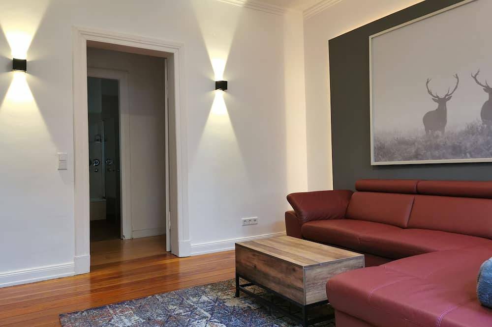 Ganze Wohnung, 80m² Apartment mit 2 Schlafzimmern, mit sonniger Terrasse für bis zu 5 Personen in Bargteheide, Kreis Stormarn