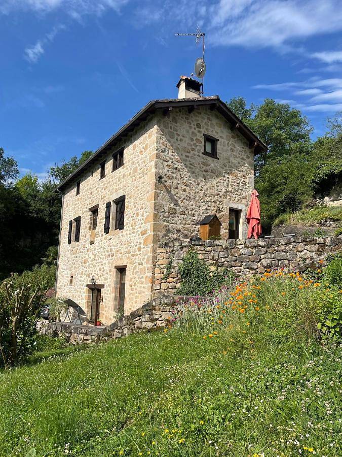Location de vacances pour 2 personnes, avec Terrasse ainsi que Jardin et Vue à Figeac