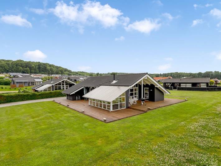 Ferienhaus für 6 Personen, mit Whirlpool und Terrasse sowie Sauna in Grønninghoved Strand