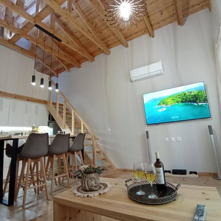Ferienwohnung für 7 Personen, mit Balkon und Whirlpool sowie Terrasse und Ausblick in Sitia