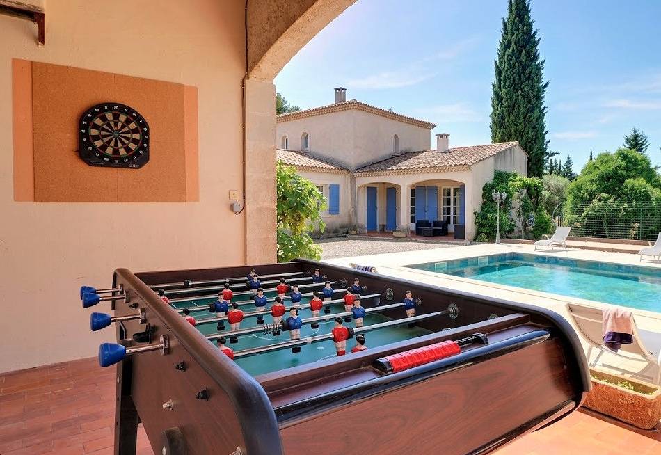 Casa de campo provenzal con caseta junto a la piscina cerca de Saint-Rémy in Tarascón, Region de Arles