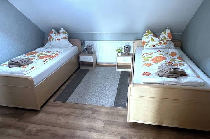 Ganze Wohnung, Fewo Esterstay - 3 Schlafzimmer - 6 Betten - Vollküche - Bad - Free Wifi in Esterwegen, Landkreis Emsland