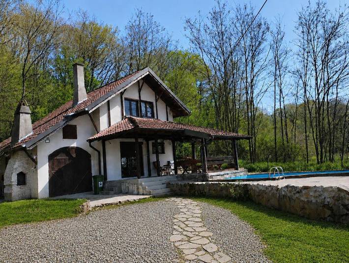 Villa für 10 Personen, mit Ausblick und Terrasse sowie Pool, mit Haustier - 1