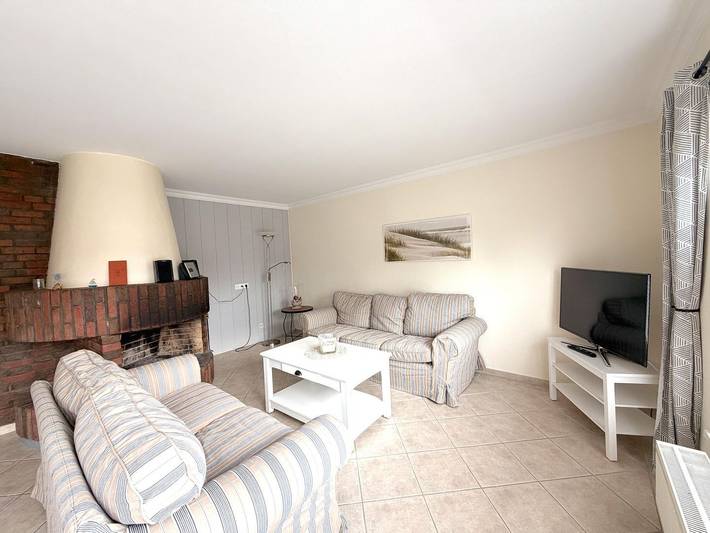 Ganze Wohnung, Geräumige 3-Zimmer-Ferienwohnung mit Kamin, Terrasse & Garten in Wenningstedt in Nordfriesische Inseln (Schleswig-Holstein) (Schleswig-Holstein), Wenningstedt