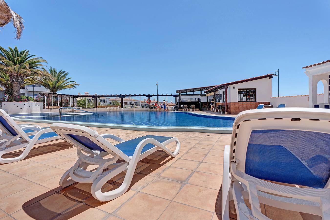 Appartement entier, Maison de vacances 'Beautiful Apartmento Amarilla Golf' avec vue sur la mer et piscine partagée in Las Adelfas, Amarilla Golf
