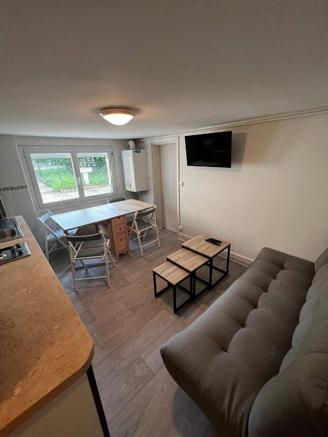 Location de vacances pour 4 personnes, avec terrasse à Bourges