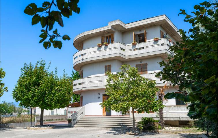 Casa vacanza per 7 persone, con giardino, con animali domestici - 1