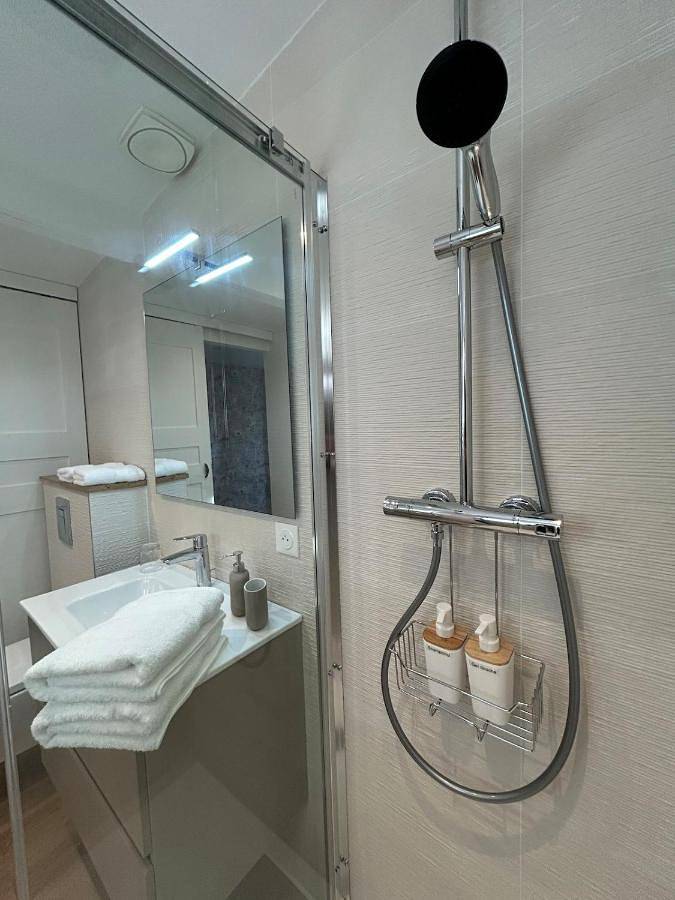 Gîte pour 2 personnes, avec terrasse et jardin à Craponne - 3