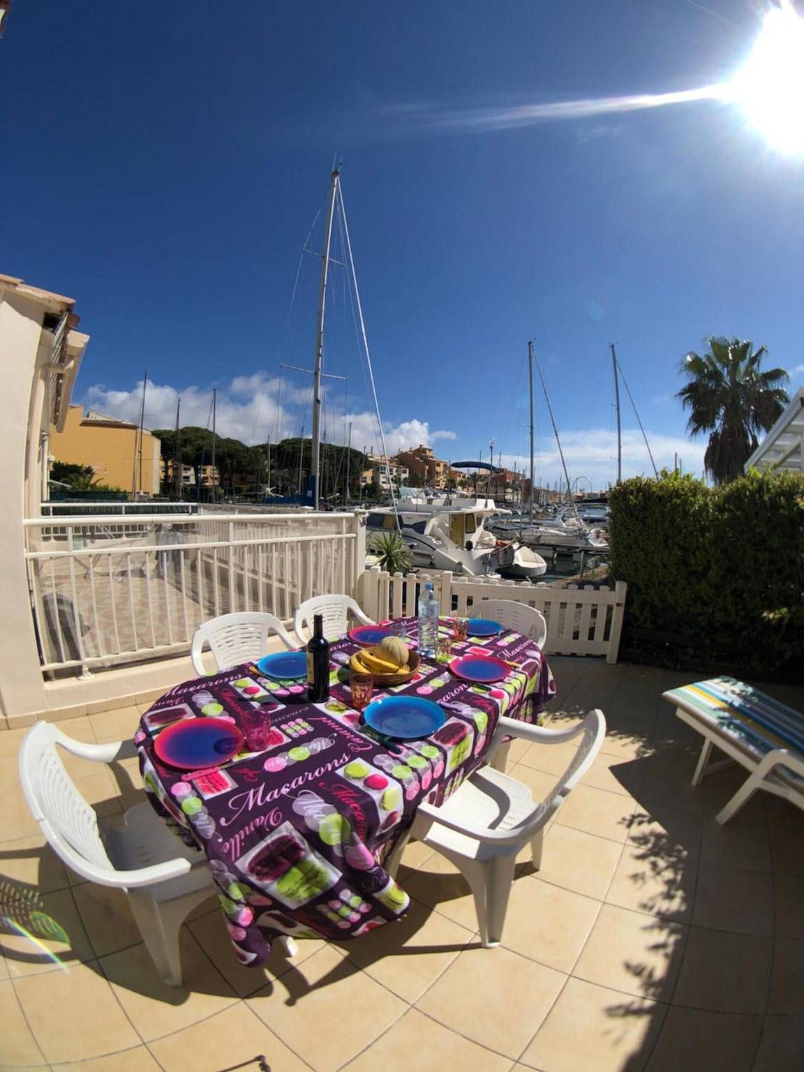 Appartement entier, Appartement « Marina Oportoducap » avec vue sur le lac, terrasse privée et climatisation in Cap d'Agde, Agde